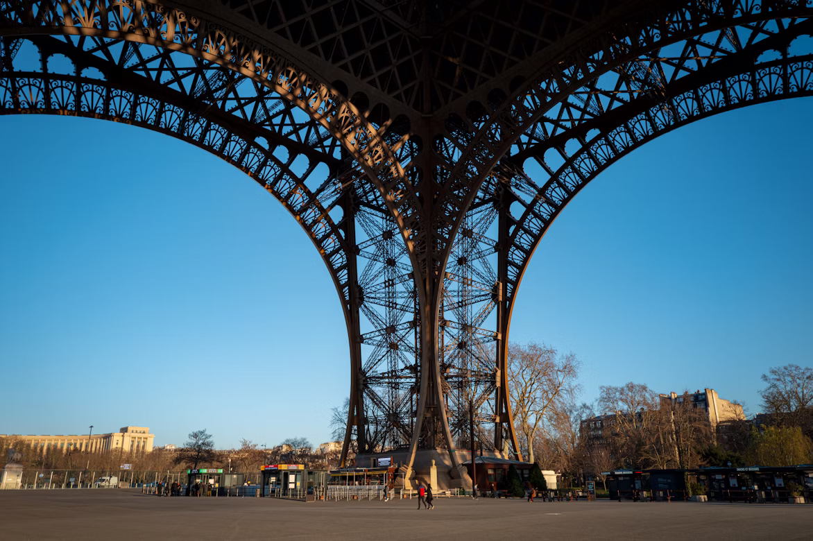 Eiffel Tower golden hour photography